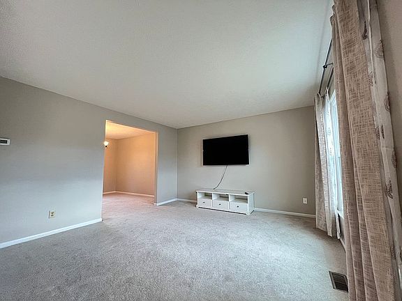 4th image of 5524 Woodvalley Ct