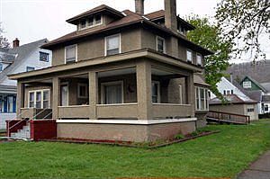 1st image of 207 Oakwood Ave