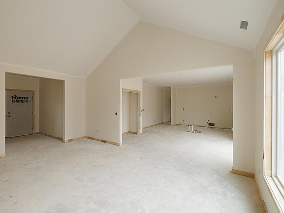 4th image of 996 E Hawthorn Ln