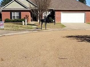 122 Oakleigh Dr, Clinton, MS 39056