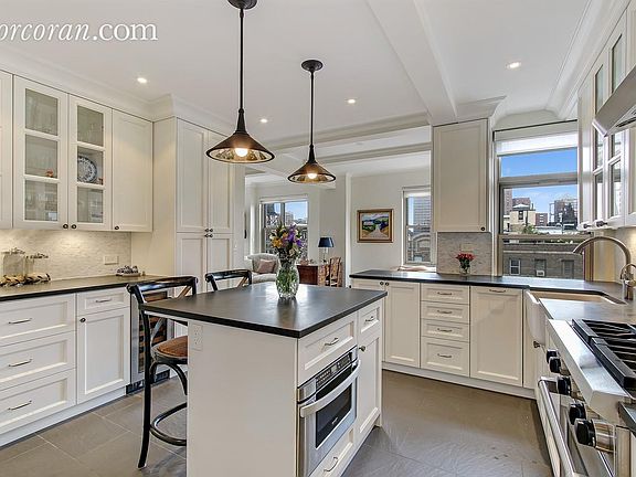 2nd image of 1150 Park Ave #17F