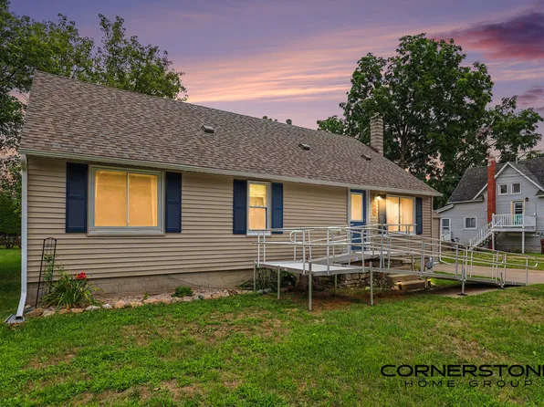 74 N Park St NE, Cedar Springs, MI 49319