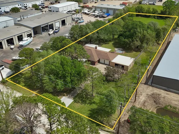 2311 Anders Ln, Kemah, TX 77565