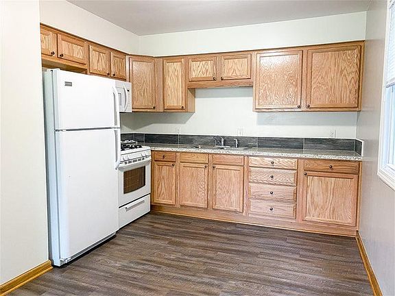 4th image of 11272 Avery Ave