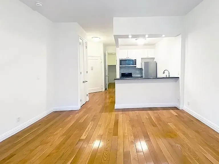 423 E 83rd St #3G — Photo 3