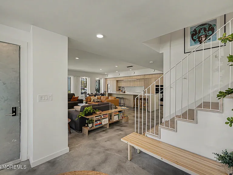 500 8th Ave — Photo 20