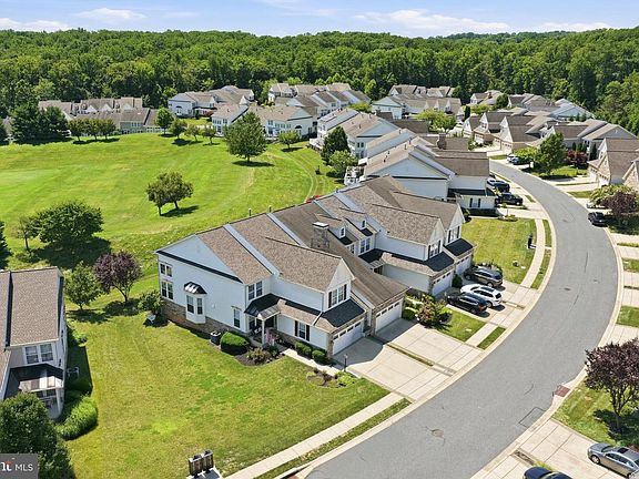 2nd image of 447 Majestic Prince Cir