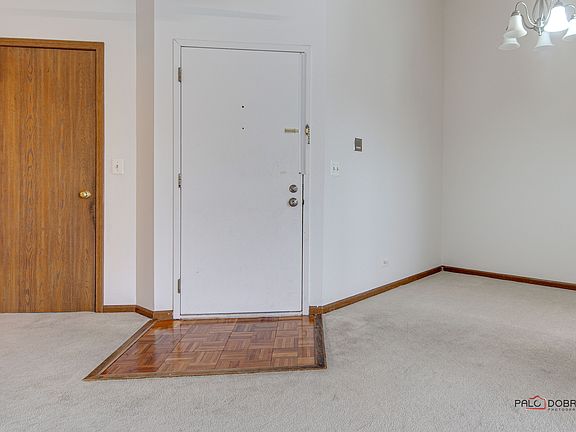 5th image of 2449 Charleston Dr Unit 8