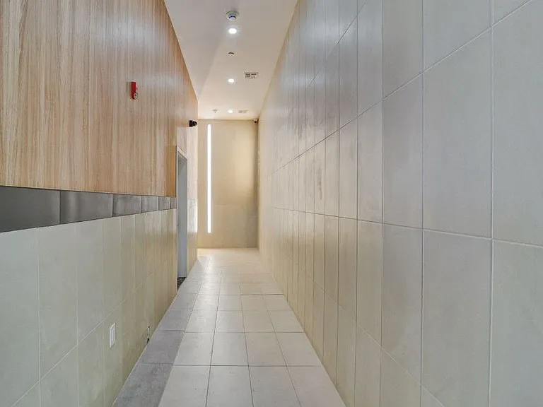 556 Market St #4C — Photo 14