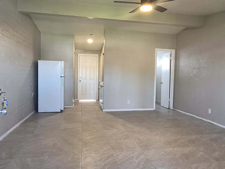 255 W Flores St — Photo 1