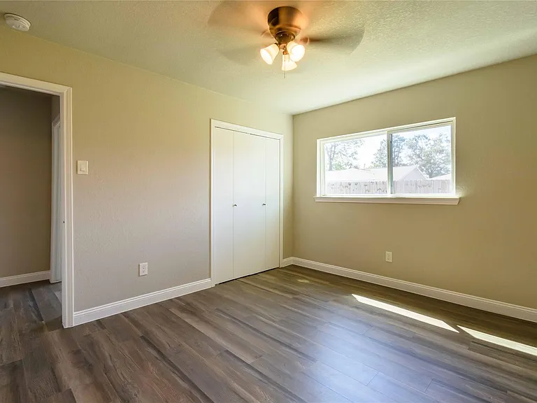 8703 Valley Ledge Dr — Photo 12
