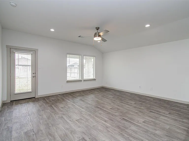 10602 Great Basin Dr — Photo 10