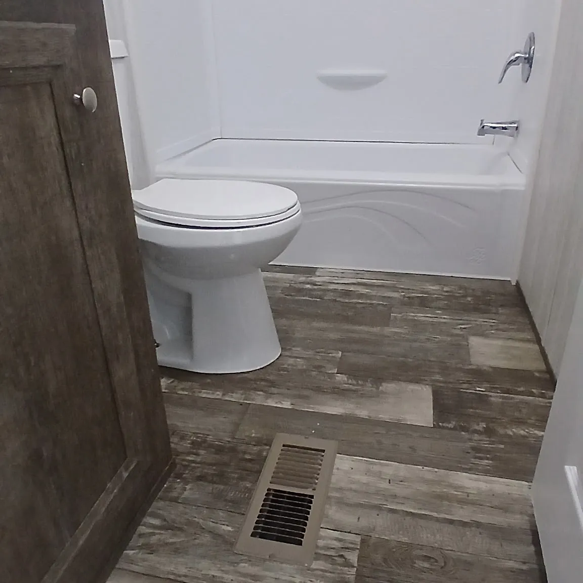 3 bed, $1,299 — Photo 4