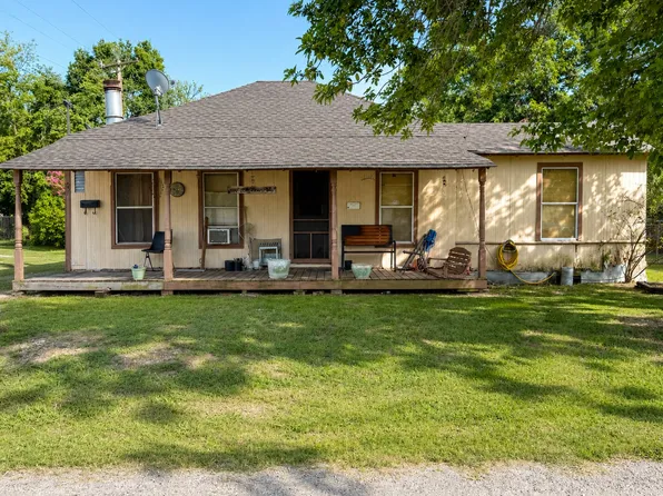 601 SW 2nd St, Kerens, TX 75144