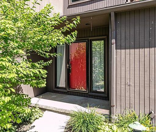 2nd image of 43 Oakshore Dr