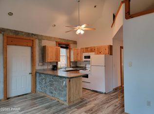 104 Traverse Rd, Dingmans Ferry, PA 18328