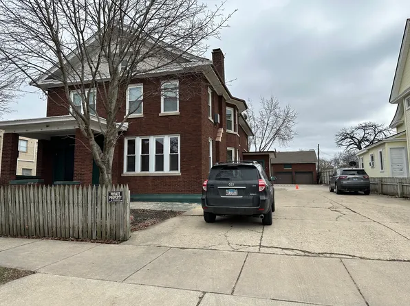 66 S Lincoln Ave, Aurora, IL 60505