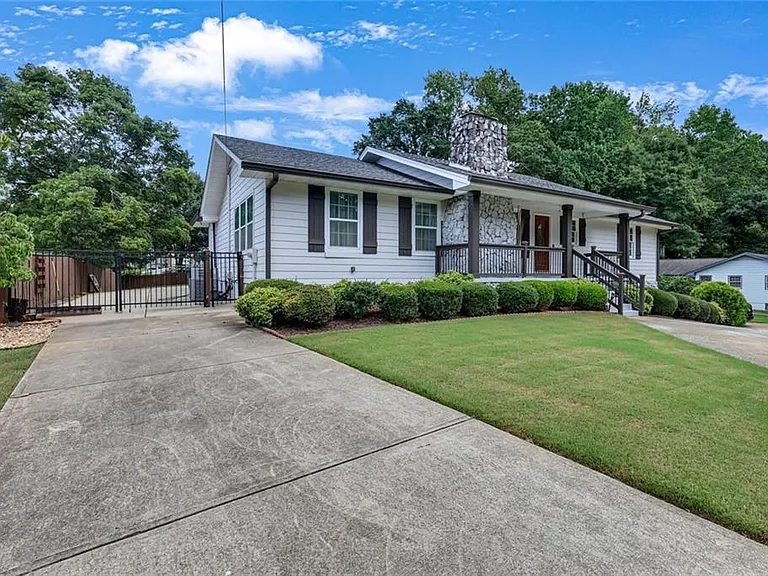 569 Garner Way NW — Photo 36