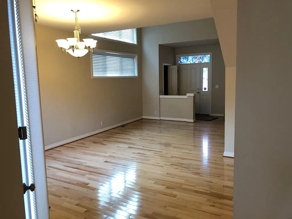 3 bed, 2.5 bath, 1800 sqft, $3,880 — Photo 3