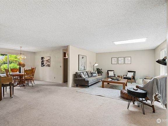 3rd image of 6732 Alder Glen Drive SE
