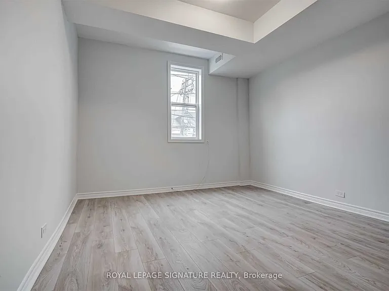 604 A Queen St W — Photo 18