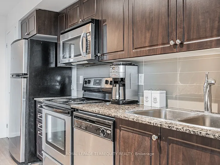 209 Fort York Blvd #658 — Photo 6
