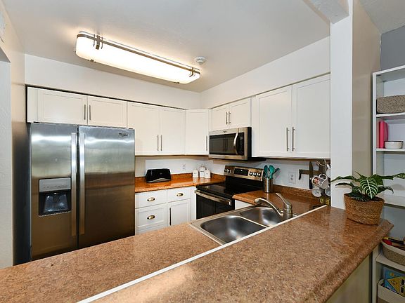 3rd image of 13 Redwood Court