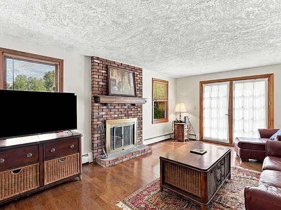 3rd image of 6 Laurel Rd