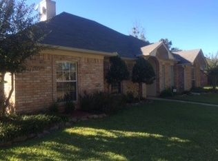 5 Heatherwood Dr, Texarkana, TX 75503