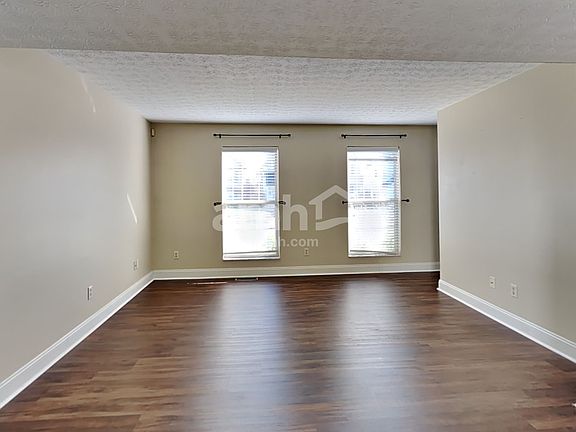 5th image of 875 Bledsoe Dr