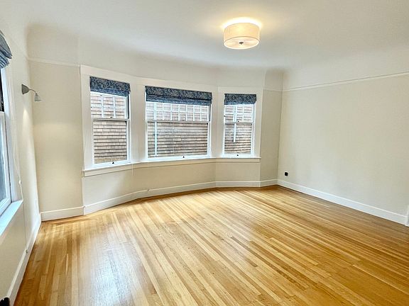 3rd image of 118A Palm Ave