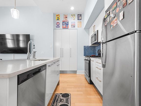 3rd image of 4 Beacon Way APT 221