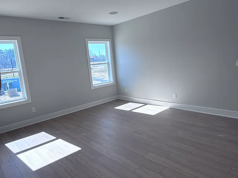 1353 Hurston Ln — Photo 26