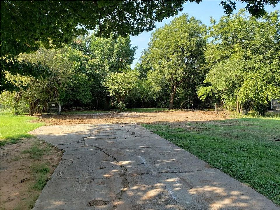2nd image of 2721 Drakestone Ave