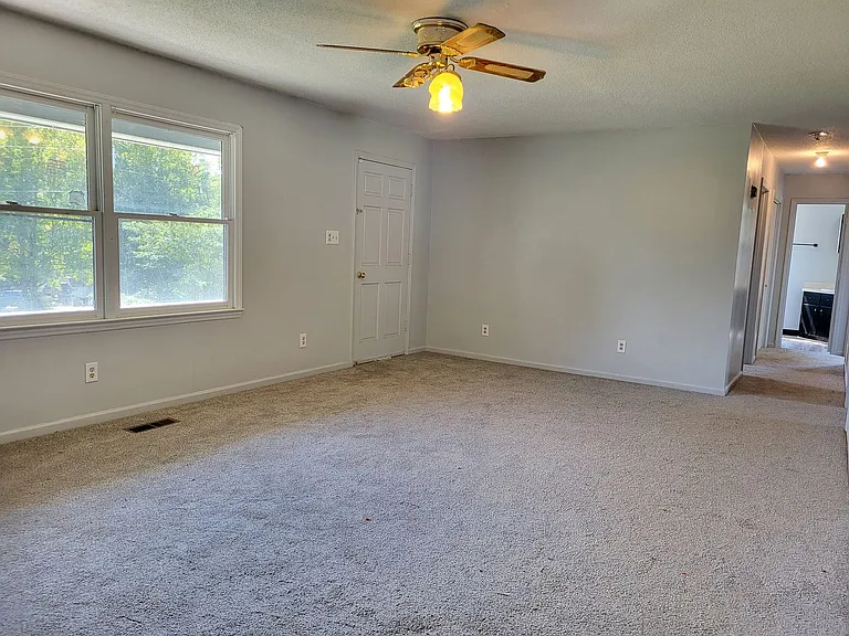 4764 Burnam Ln — Photo 4