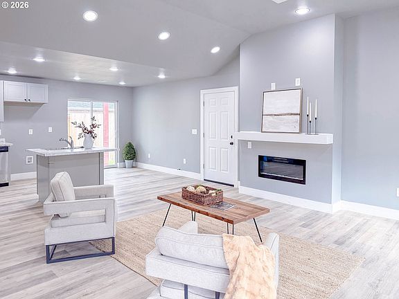 3rd image of 2382 E Irwin Way
