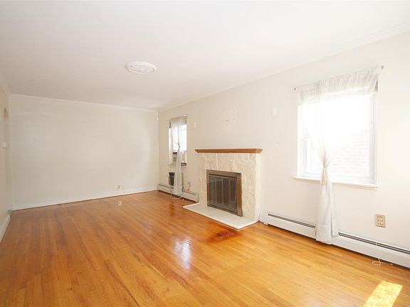 5th image of 14433 Coolidge Ave