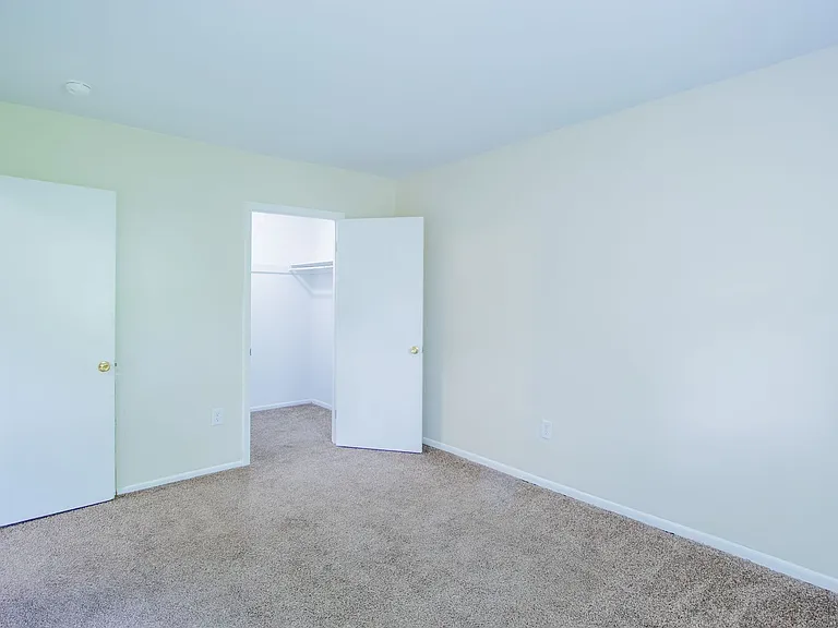 108 E Monroe Ave — Photo 9