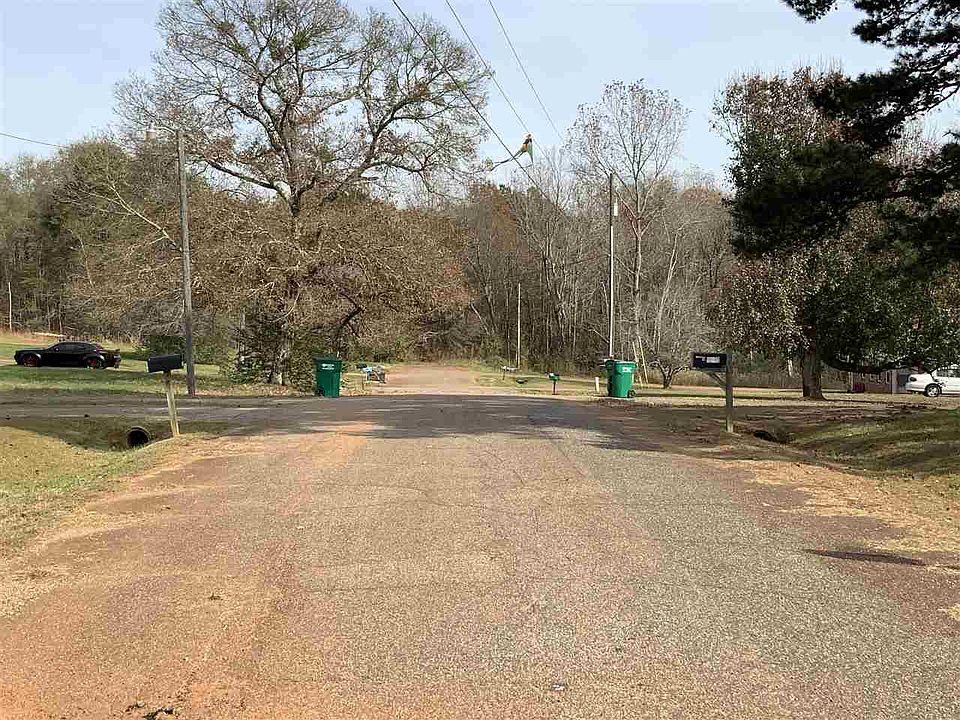 2nd image of 205 Tanglewood Rd #207