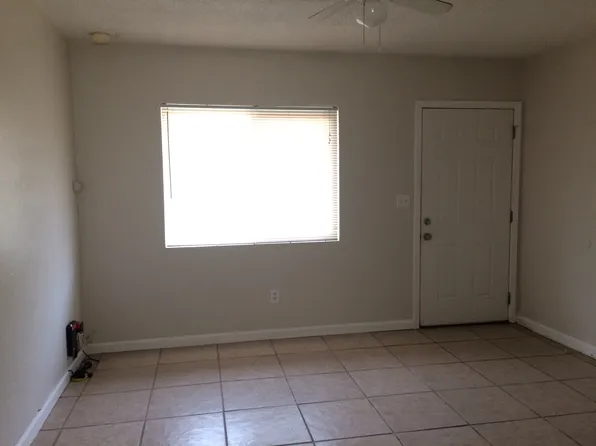 870 Euclid Ave APT 3, Beaumont, CA 92223