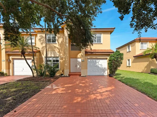 201 W Forest Oak Circle, Davie, FL 33325