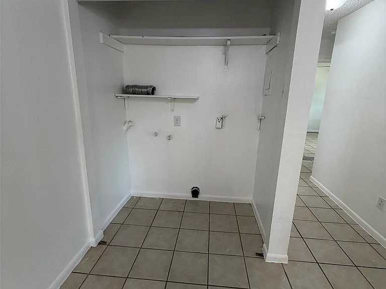 1301 Greenlawn Pkwy #A — Photo 6