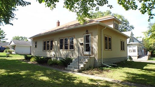 2nd image of 709 Olive St