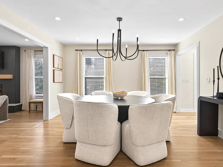 310 Rivoli Cir — Photo 10