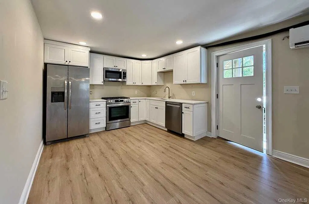 61 South, Warwick (Village), NY 10990 — Photo 2