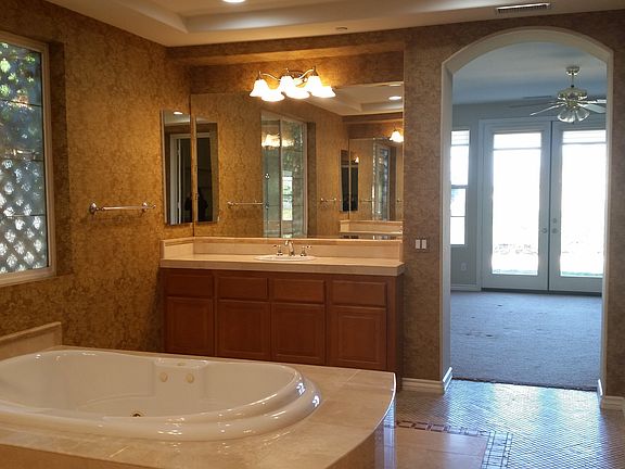 4th image of 3753 Elderberry Dr