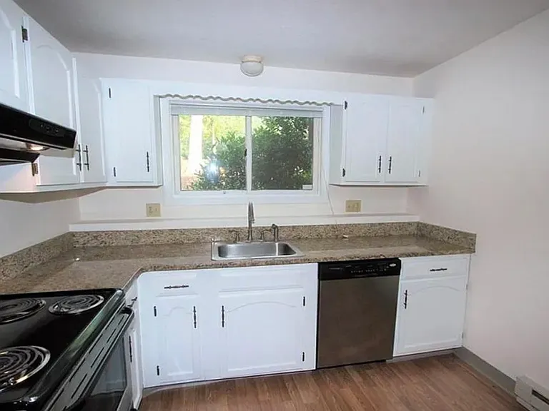 76 Highwood Dr — Photo 1