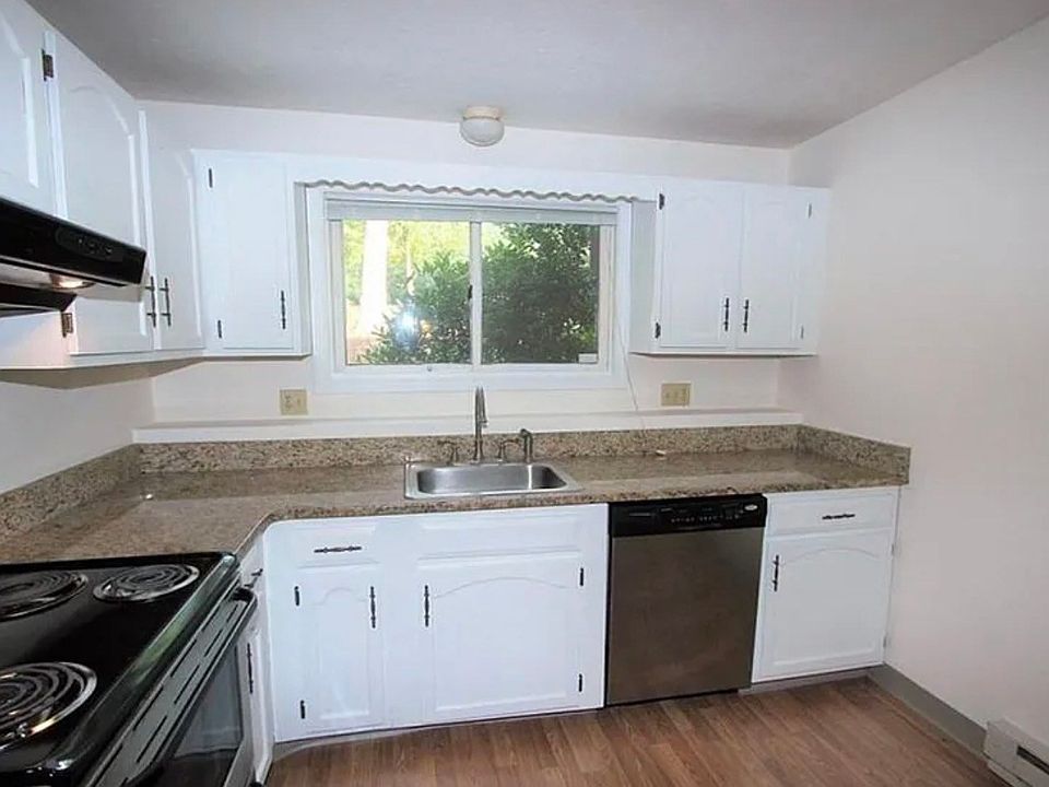 1st image of 76 Highwood Dr
