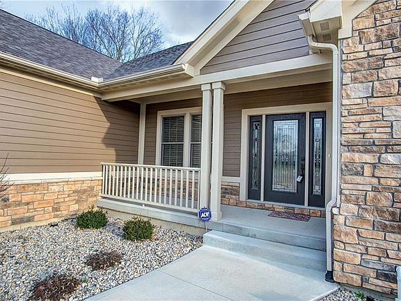 3rd image of 509 Wood Field Dr