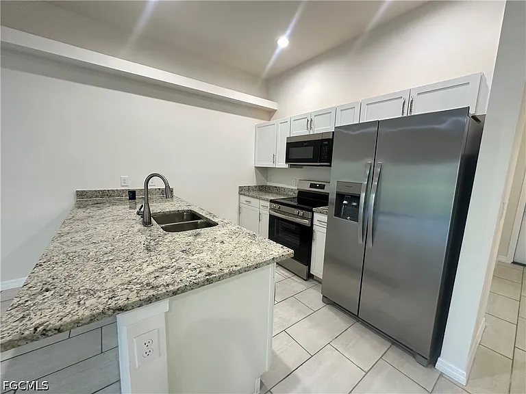 3305 SW 15th Pl — Photo 8